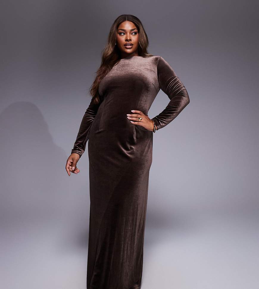 TFNC Plus - Modest - Langärmliges Maxikleid aus Samt in Schokobraun mit U-Boot-Ausschnitt-Brown von TFNC Plus