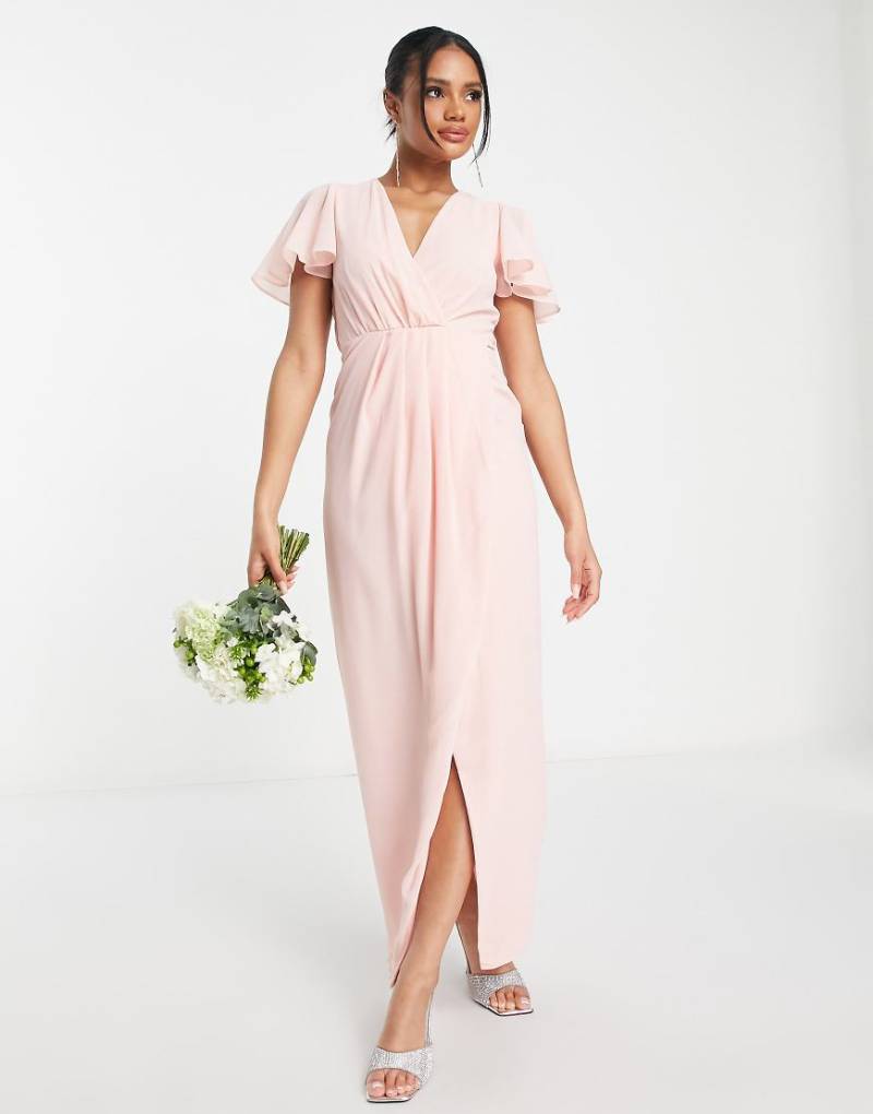 TFNC - Bridesmaid - Langes Brautjungfernkleid aus zartrosa Chiffon mit Flatterärmeln und gewickelter Vorderseite von TFNC