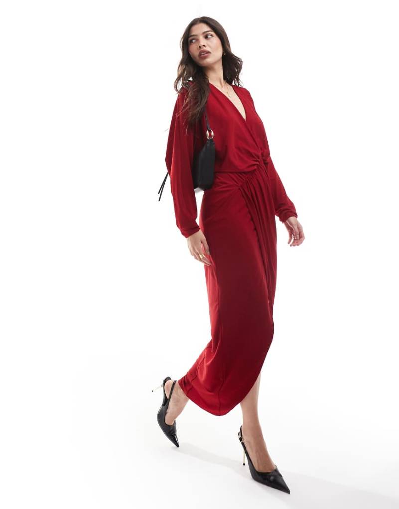 TFNC - Kimono-Maxikleid in Rot von TFNC