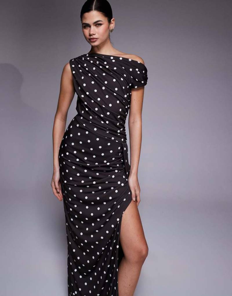 TFNC - Maxikleid in Schokobraun mit Polka Dots und schulterfreiem Design-Brown von TFNC