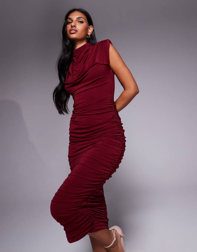 TFNC - Midikleid in Kirschrot mit hohem Ausschnitt und Schulterpolstern-Rosa von TFNC