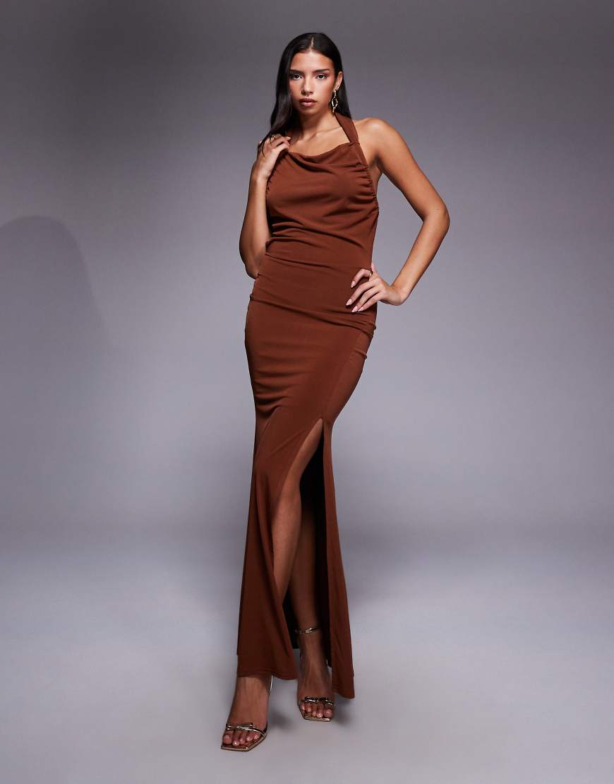 TFNC - Neckholder-Maxikleid in Rostrot mit geschnürtem Rückenausschnitt-Kupfer von TFNC