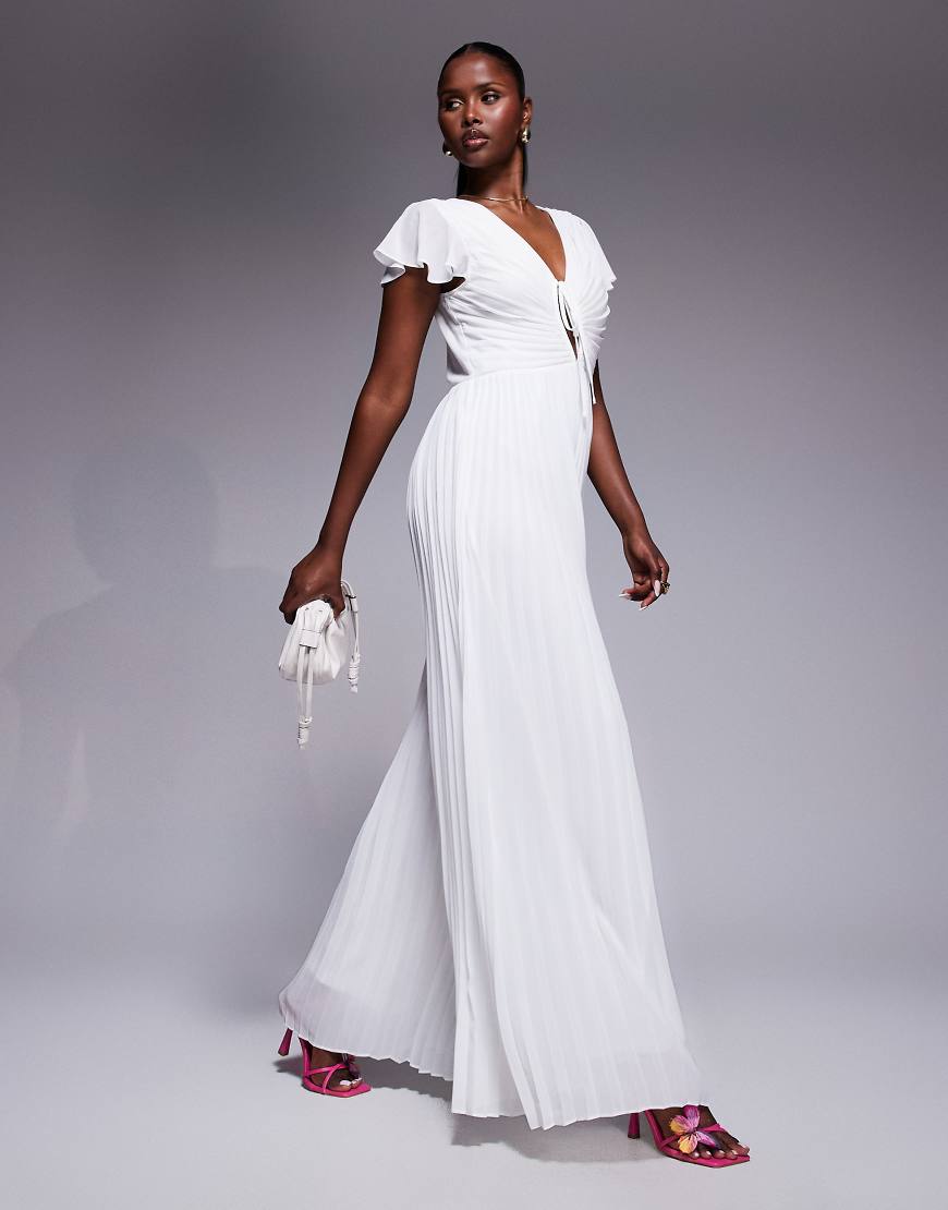 TFNC - Plissierter Jumpsuit in Cremeweiß mit weitem Bein und Schlüssellochdetail TFNC - Plissierter Jumpsuit in Cremeweiß mit weitem Bein und Schlüssellochdetail von TFNC