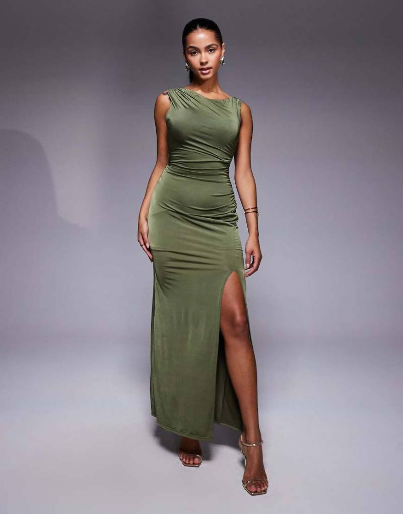 TFNC - Schulterfreies Midaxi-Kleid in Olivgrün mit hohem Beinschlitz von TFNC