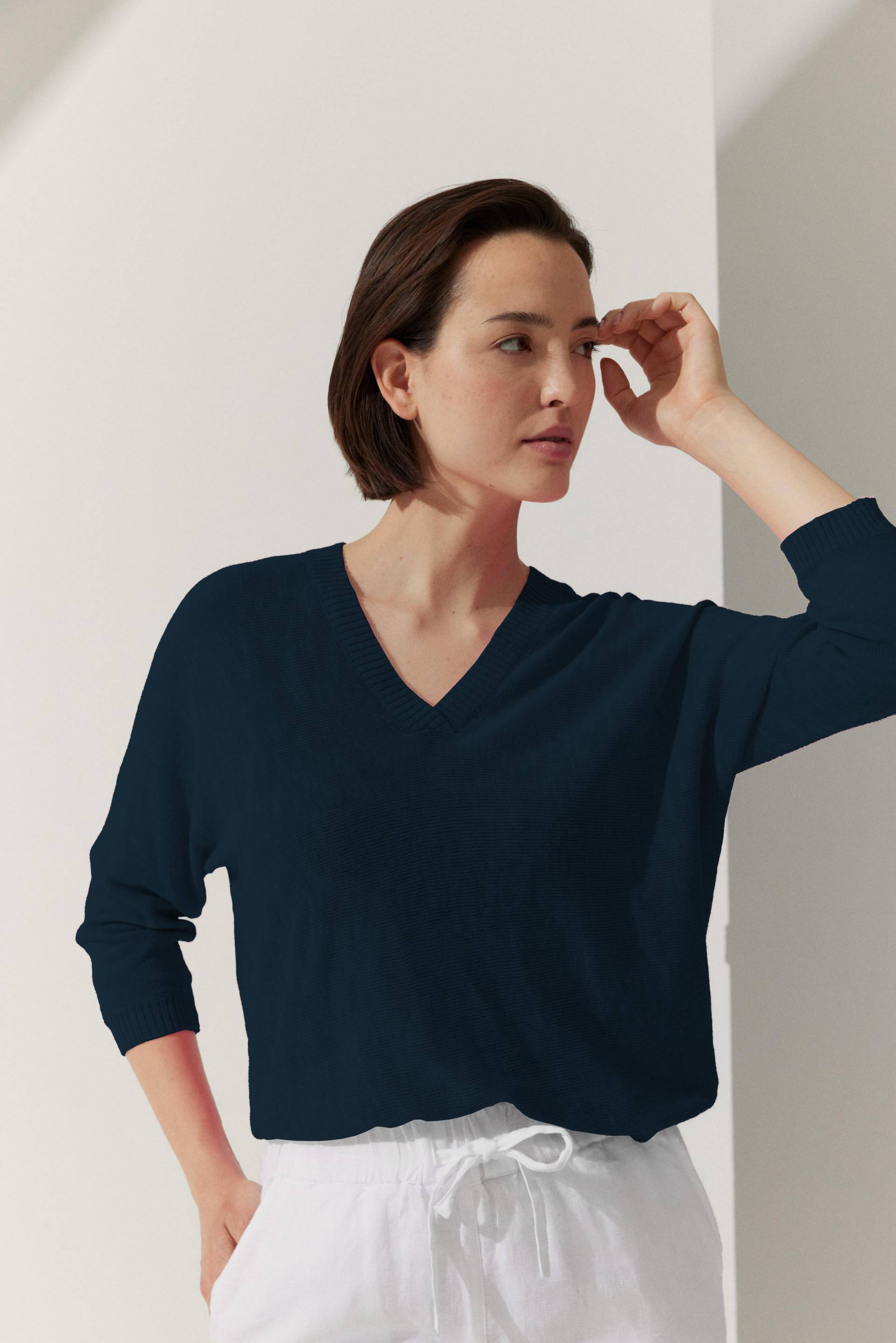 THE FASHION PEOPLE - Linen V-Neck knitted dark navy - Gr. - L von THE FASHION PEOPLE