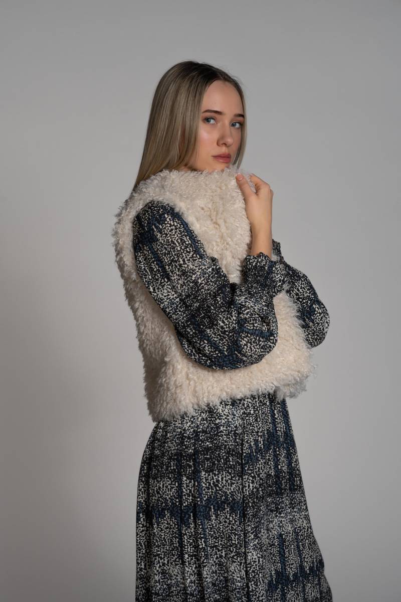 THE FASHION PEOPLE - Teddy Vest winter white - Gr. - 36 von THE FASHION PEOPLE