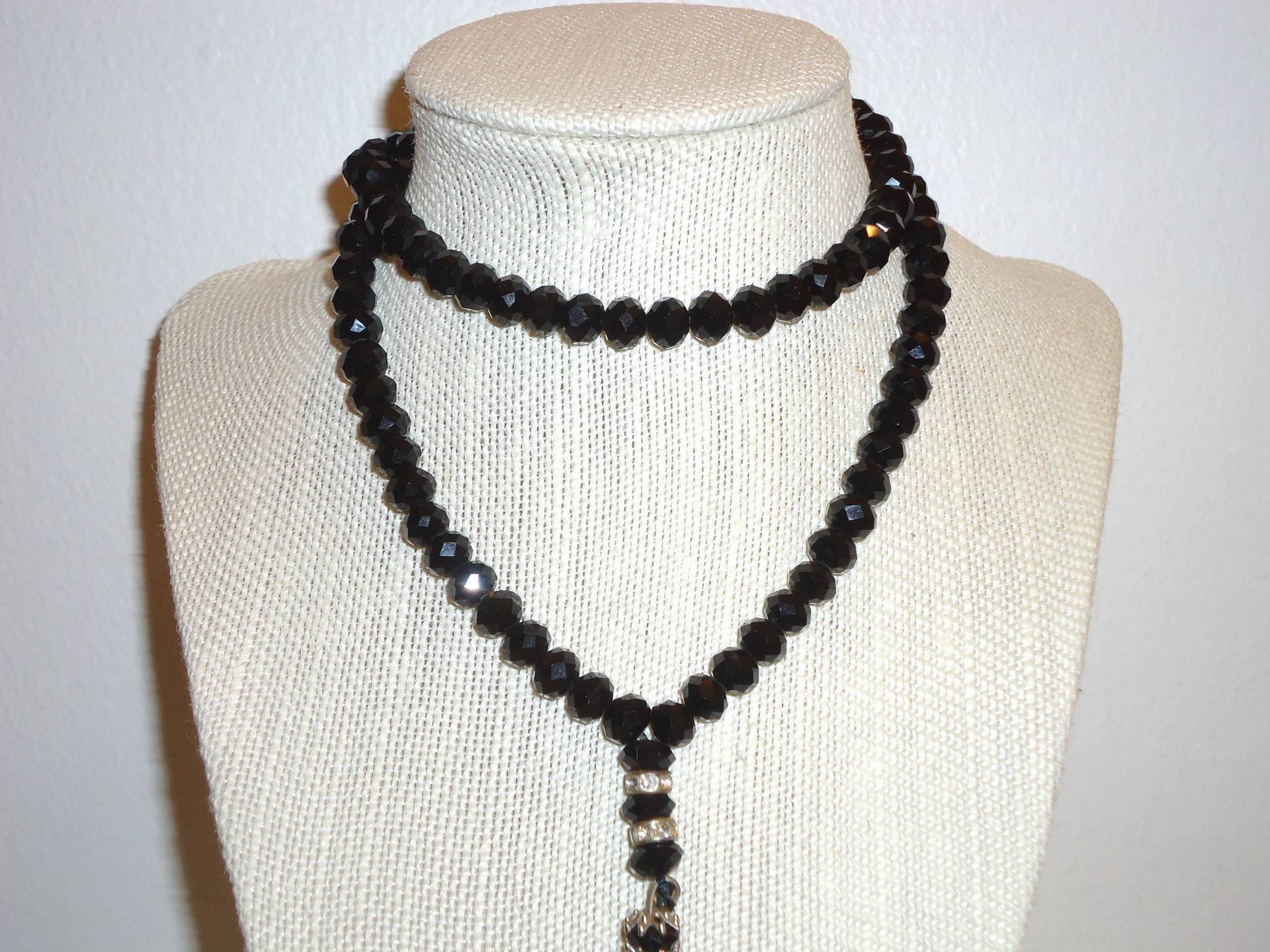 Facettierte Swarovski Schwarz Perlen Kristall Halskette von THEACCESSORIESBAR