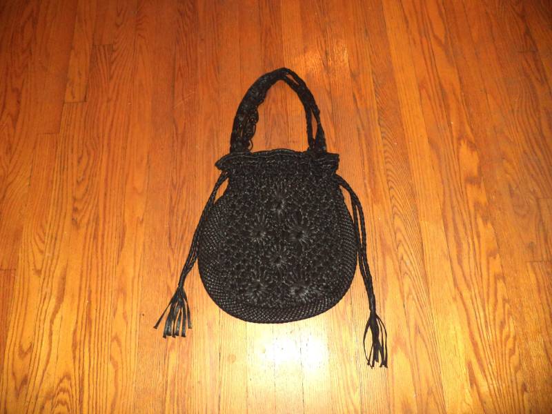Vtg. Must See Schwarze Makramee Umhängetasche/Handtasche - Schön Und Einzigartig von THEACCESSORIESBAR