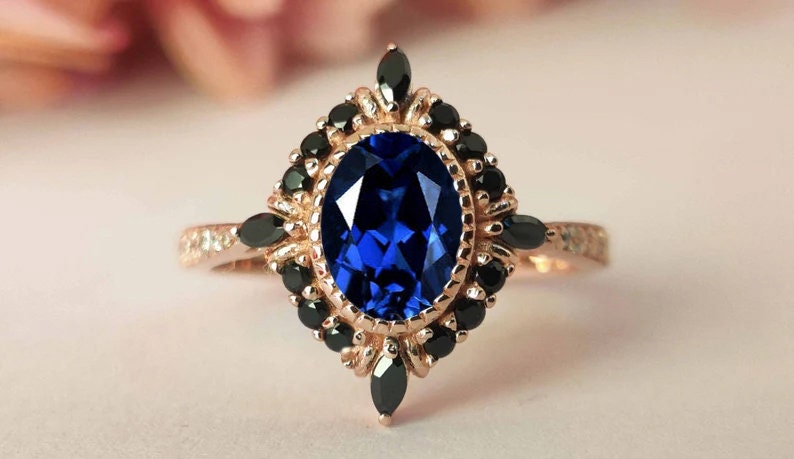 Einzigartiger Blauer Saphir Verlobungsring Vintage Art Deco Ehering 14K Roségold Blau Braut Ring Antik Versprechen von THEGOLDSMITHIN