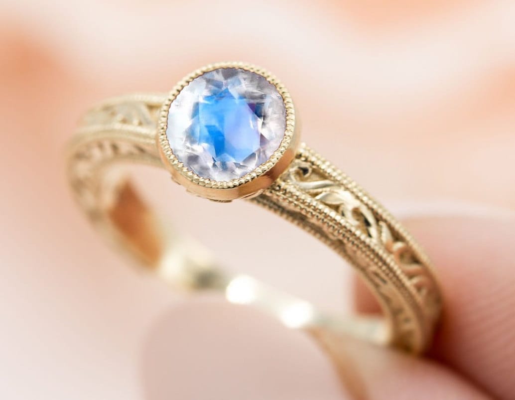Einzigartige Mondstein Verlobungsring Für Frauen Antike Filigrane Stil Hochzeit Ring Vintage Versprechen Art Deco Jahrestag Geschenk von THEGOLDSMITHIN