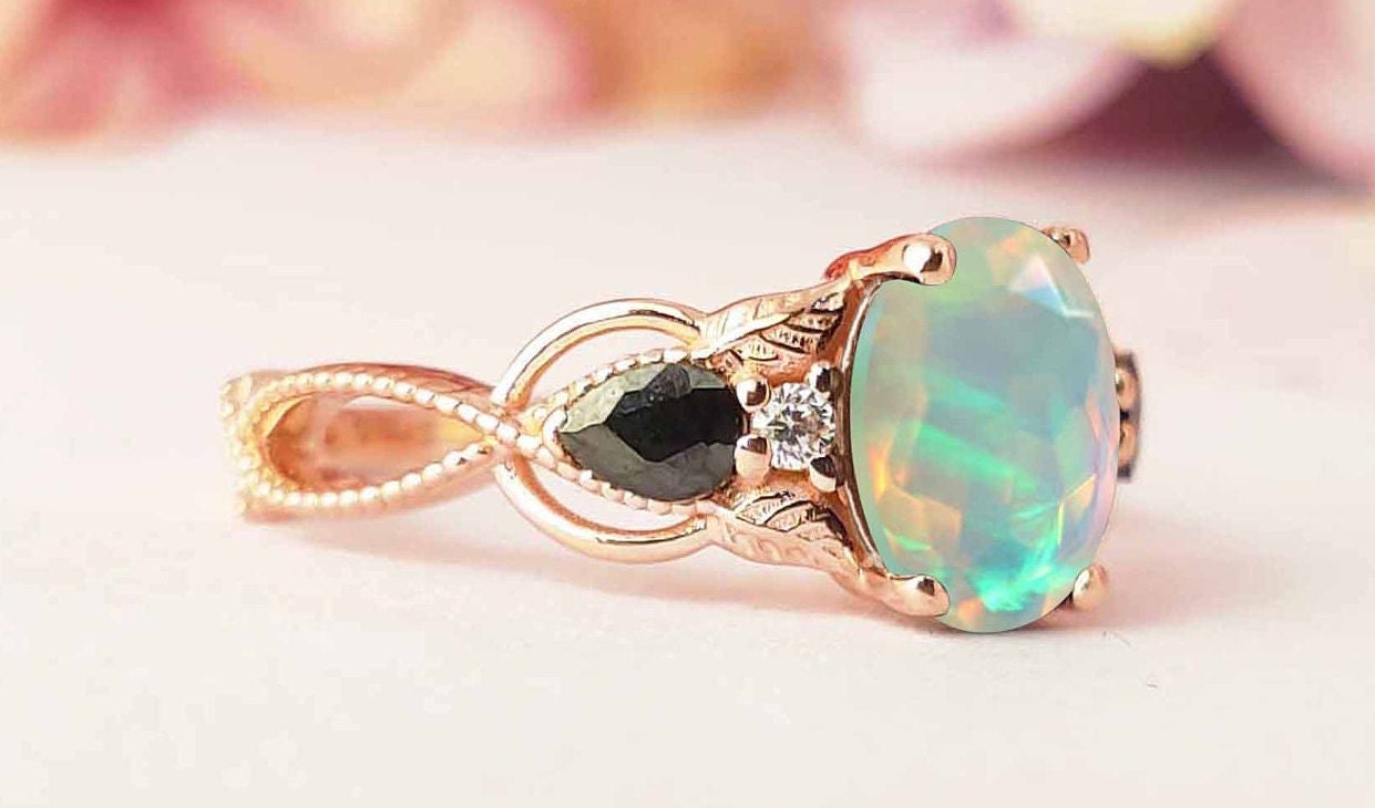 Opal Verlobungsring Vintage Blatt Stil Ehering Oval Schliff Antik Braut Versprechen Ring Unikat Art Deco Jubiläum Für Sie von THEGOLDSMITHIN