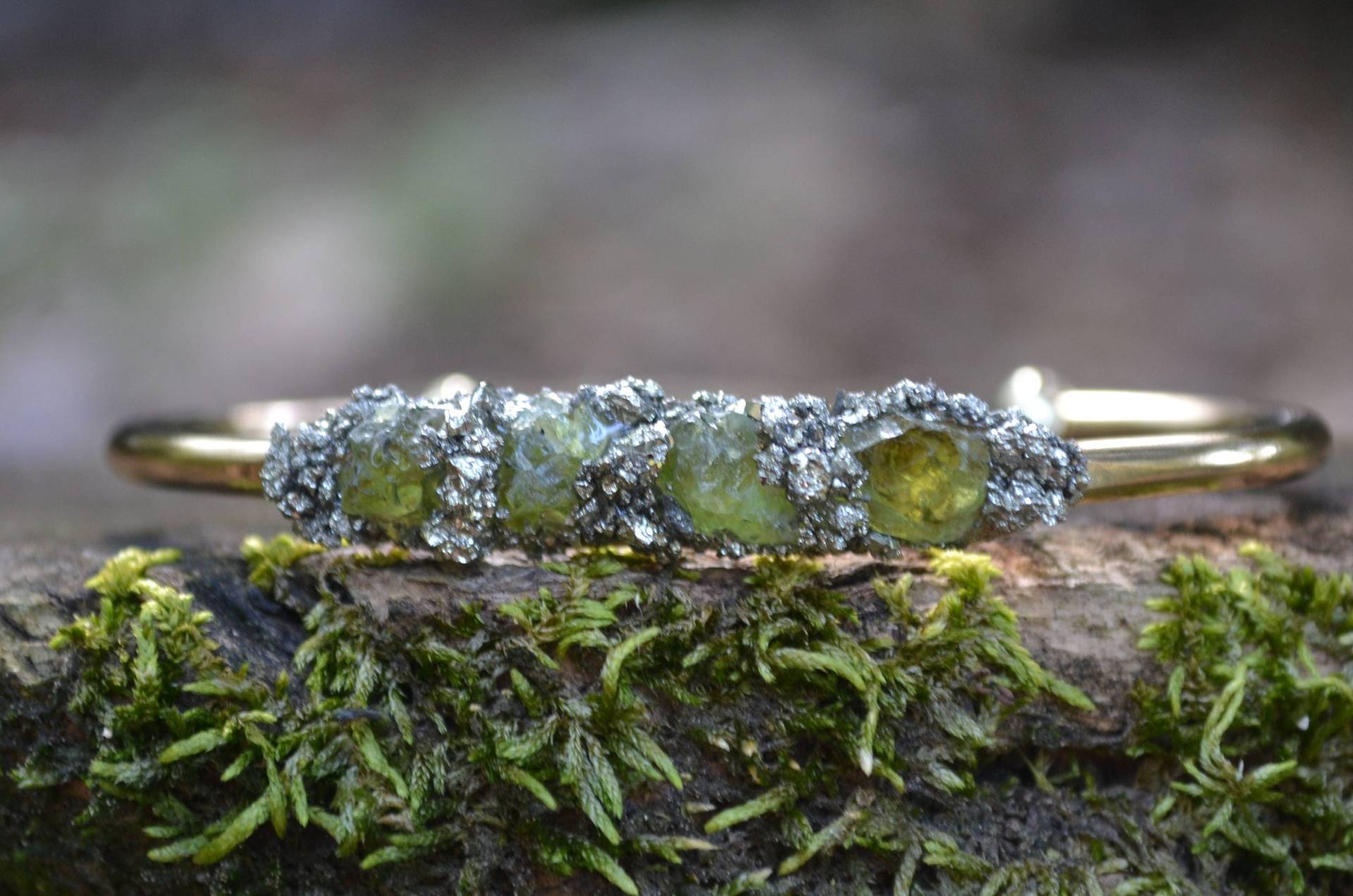 Peridot Schmuck/Rohstein Armband Geschenk Für Frau Mit Geburtsstein Peridot Schmuck/Rohstein Armband Geschenk Für Frau Mit Geburtsstein von THEHOUSEOFMINERALS