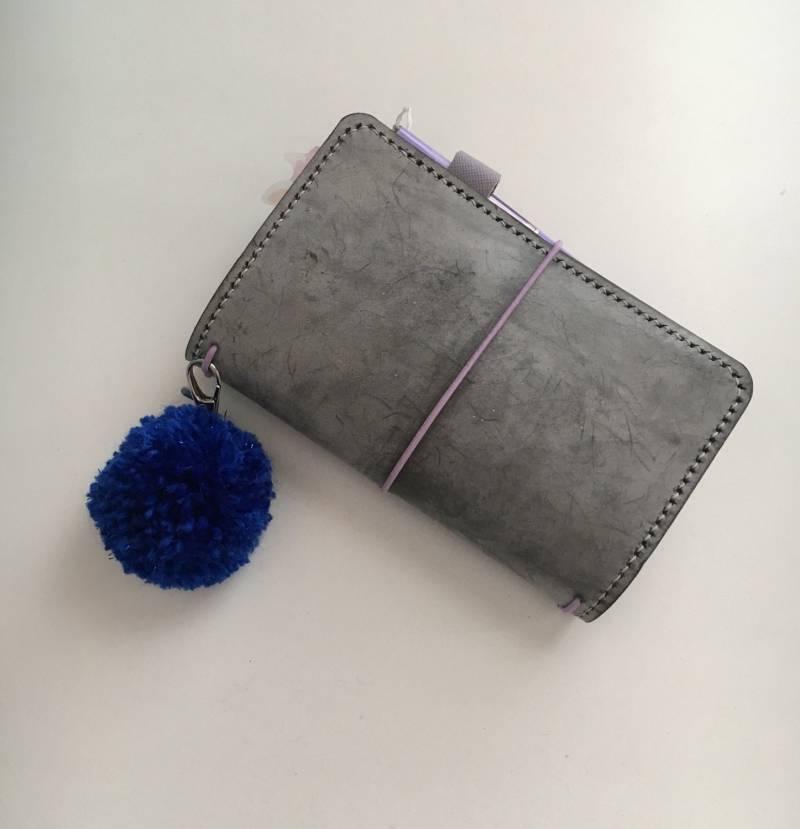 Royal Blue Sparkle Pom Schlüsselanhänger/Handtasche Schlüsselring Geldbeutel Clip von THELUCKYUNICORN