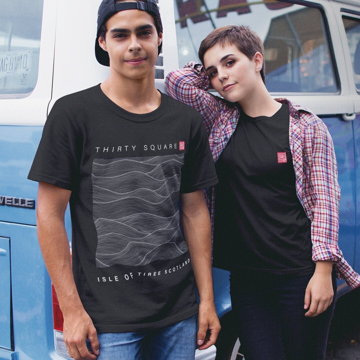 Bio Surf-T-Shirt - Waves Thirty-Square Für Männer Und Frauen Von Der Isle Of Tibety, Schottland von THIRTYSQUARE