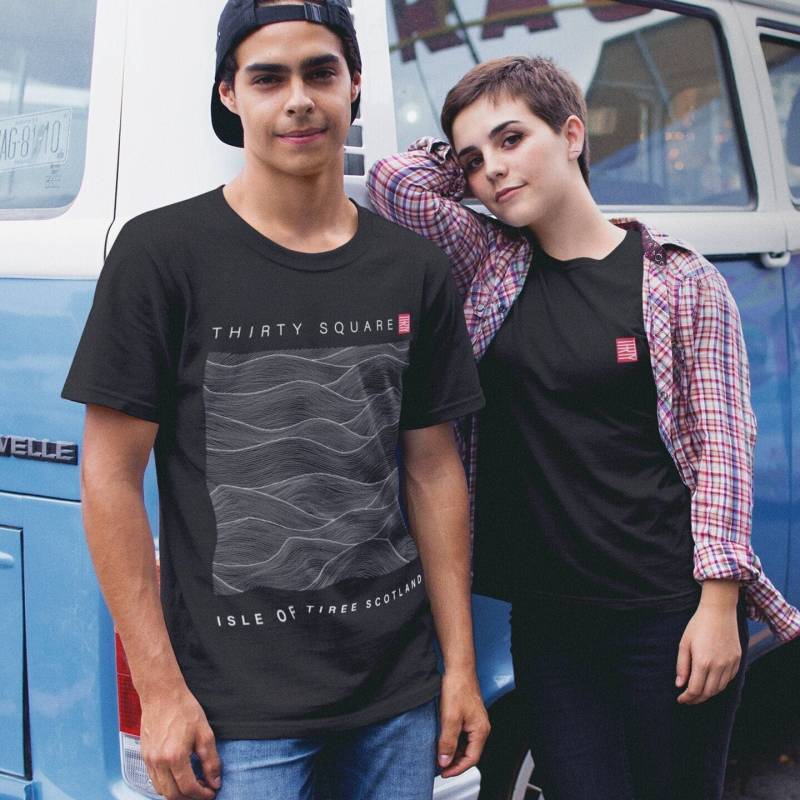 Bio Surf-T-Shirt - Waves Thirty-Square Für Männer Und Frauen Von Der Isle Of Tibety, Schottland von THIRTYSQUARE