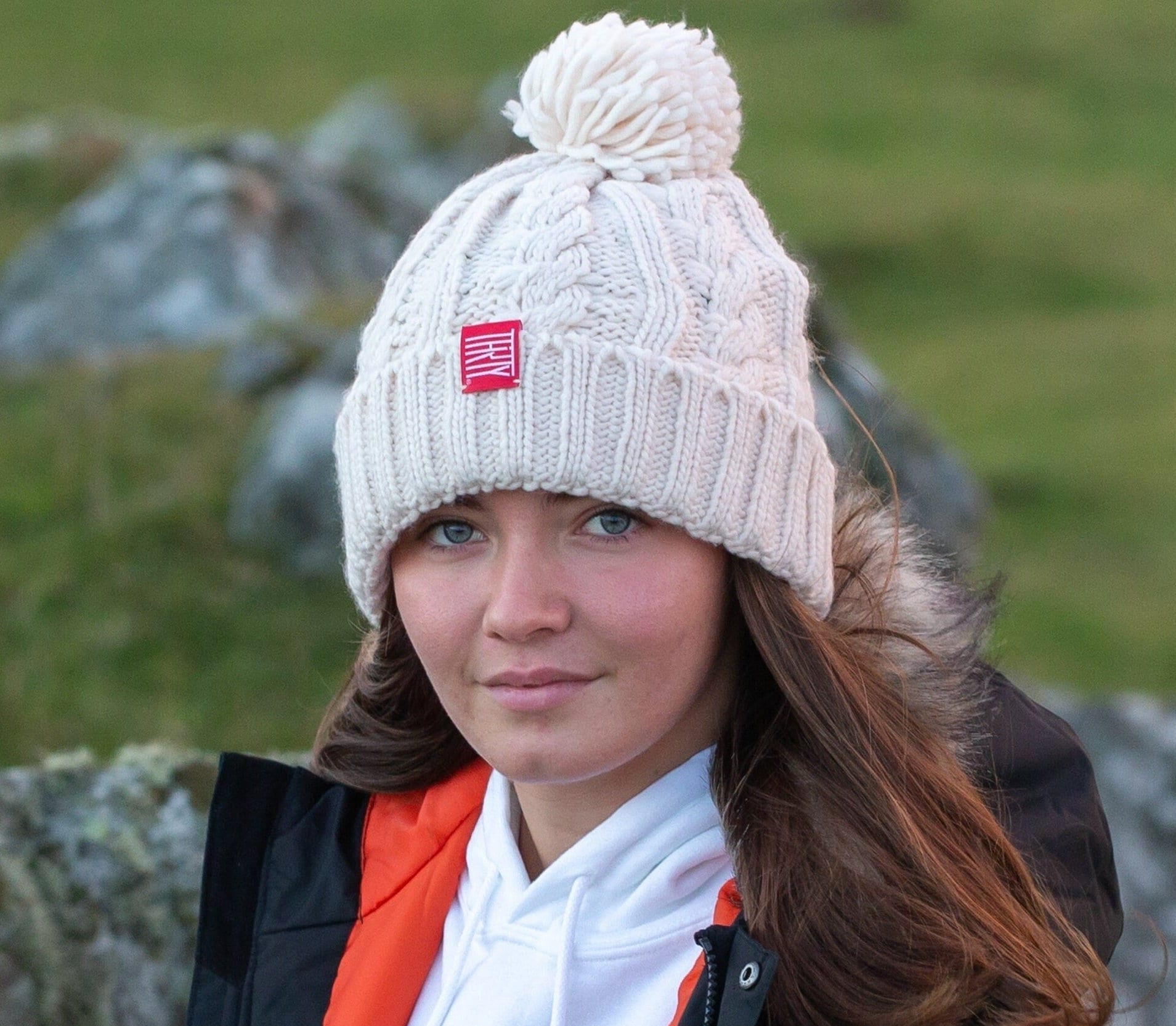 Fleece Gefütterte Bobble Pom Beanie Mütze Für Männer Und Frauen, Warmes Unisex Zopfmuster Winter, Ski, Surf Oder Kaltwasserschwimmen von THIRTYSQUARE