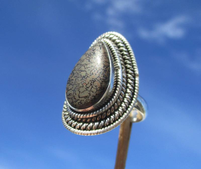 Dinobone - Versteinerter Saurierknochen Ring Gr. 16, 75 Silber 925 von THORALFWOLF