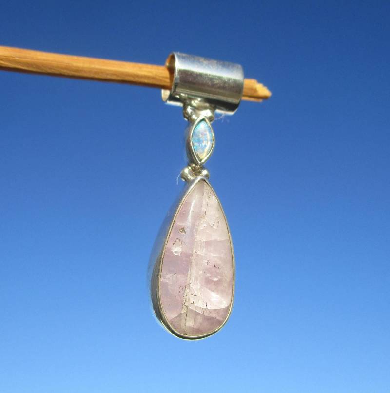 Kunzit - Anhänger Silber 925 Mit Opal Kunzit - Anhänger Silber 925 Mit Opal von THORALFWOLF