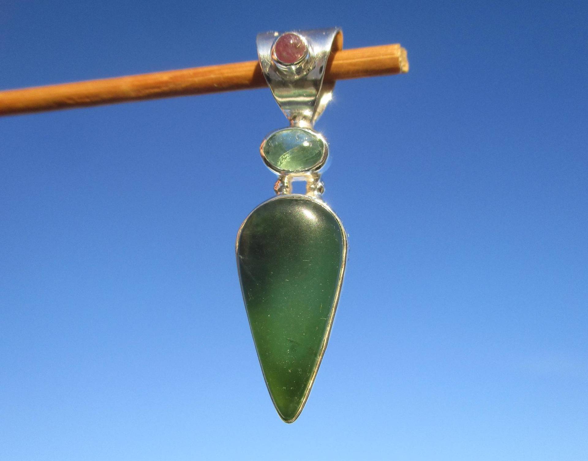 Nephrit - Jade Aus Kanada Anhänger Silber 925 Mit Apatit Und Rubin von THORALFWOLF