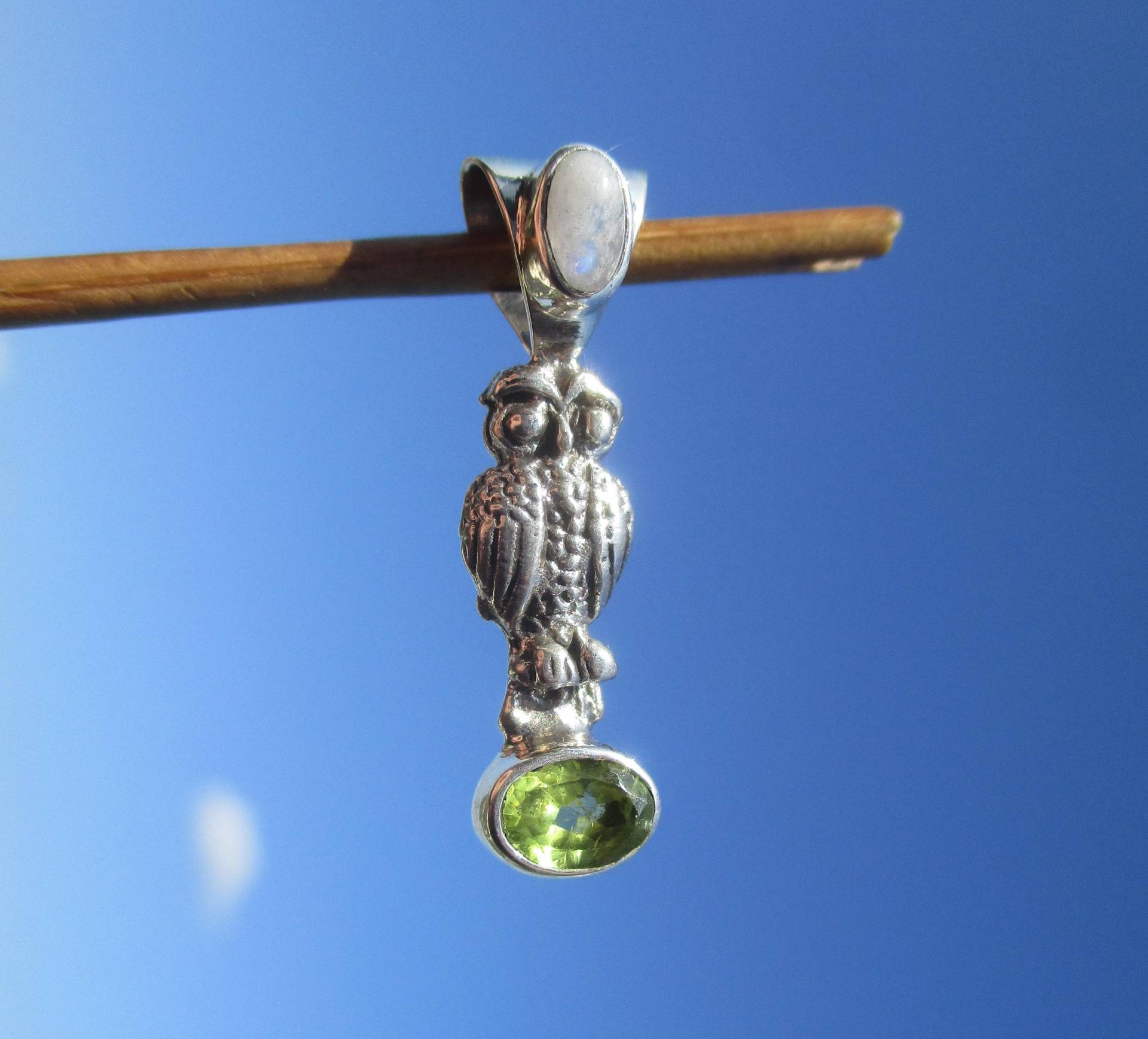 Peridot , Eule Und Mondstein - Anhänger Silber 925 Peridot , Eule Und Mondstein - Anhänger Silber 925 von THORALFWOLF