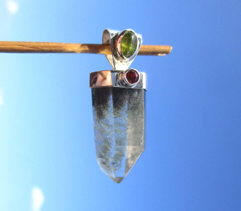 Phantomquarz Anhänger , Silber 925 Mit Peridot Und Granat von THORALFWOLF