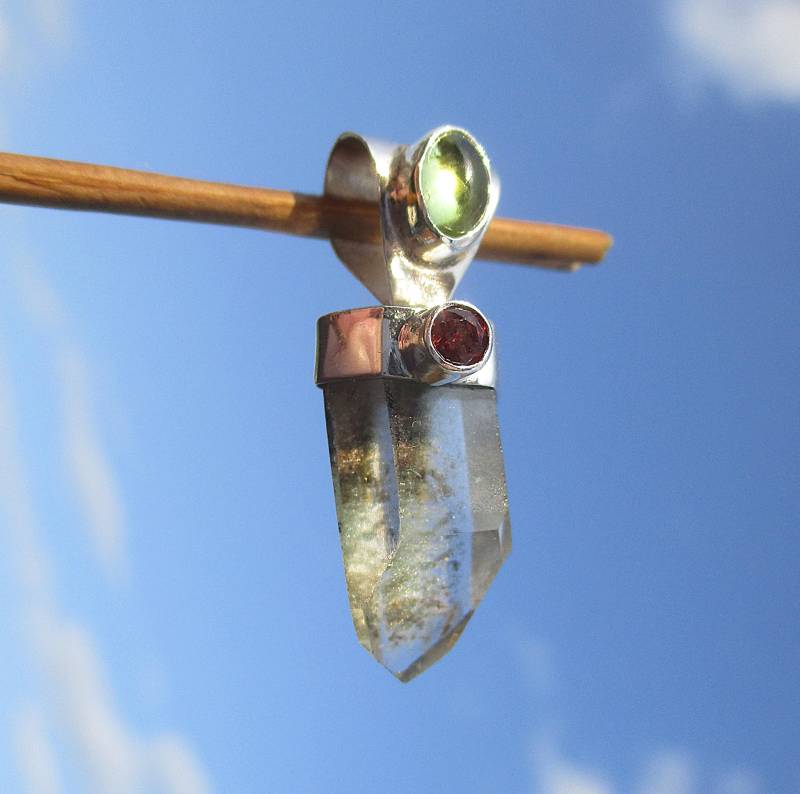 Phantomquarz Anhänger , Silber 925 Mit Peridot Und Granat von THORALFWOLF