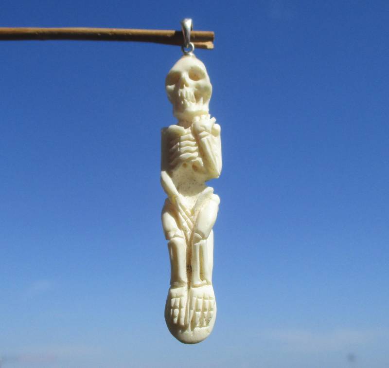 Skelett Aus Büffelknochen Geschnitzt Anhänger Silber 925 von THORALFWOLF
