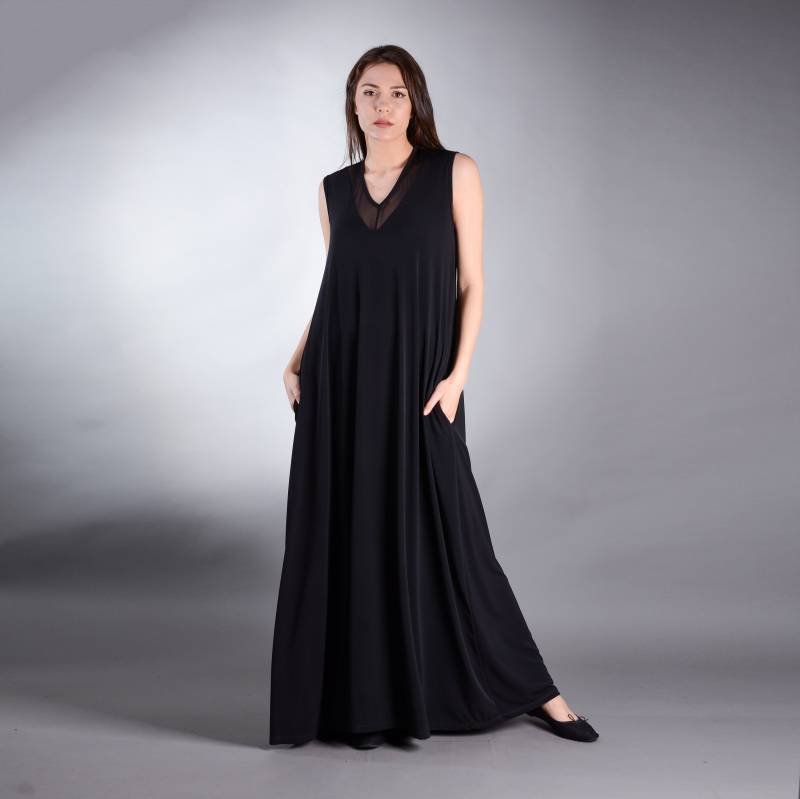 V Halskleid, Sommerkleid, Langes Kleid, Tüll, Schwarzes Langes Ärmelloses Plus Size Kleidung von THUNDERMODA