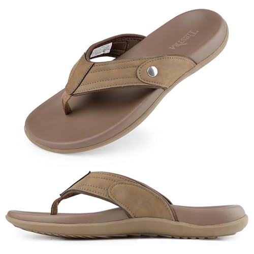 TIESTRA Herren Flip Flops Sommer Zehentrenner Rutschfestet Arch Support Comfy Weich Badelatschen Strand Sandalen Braun Gr. 46 von TIESTRA
