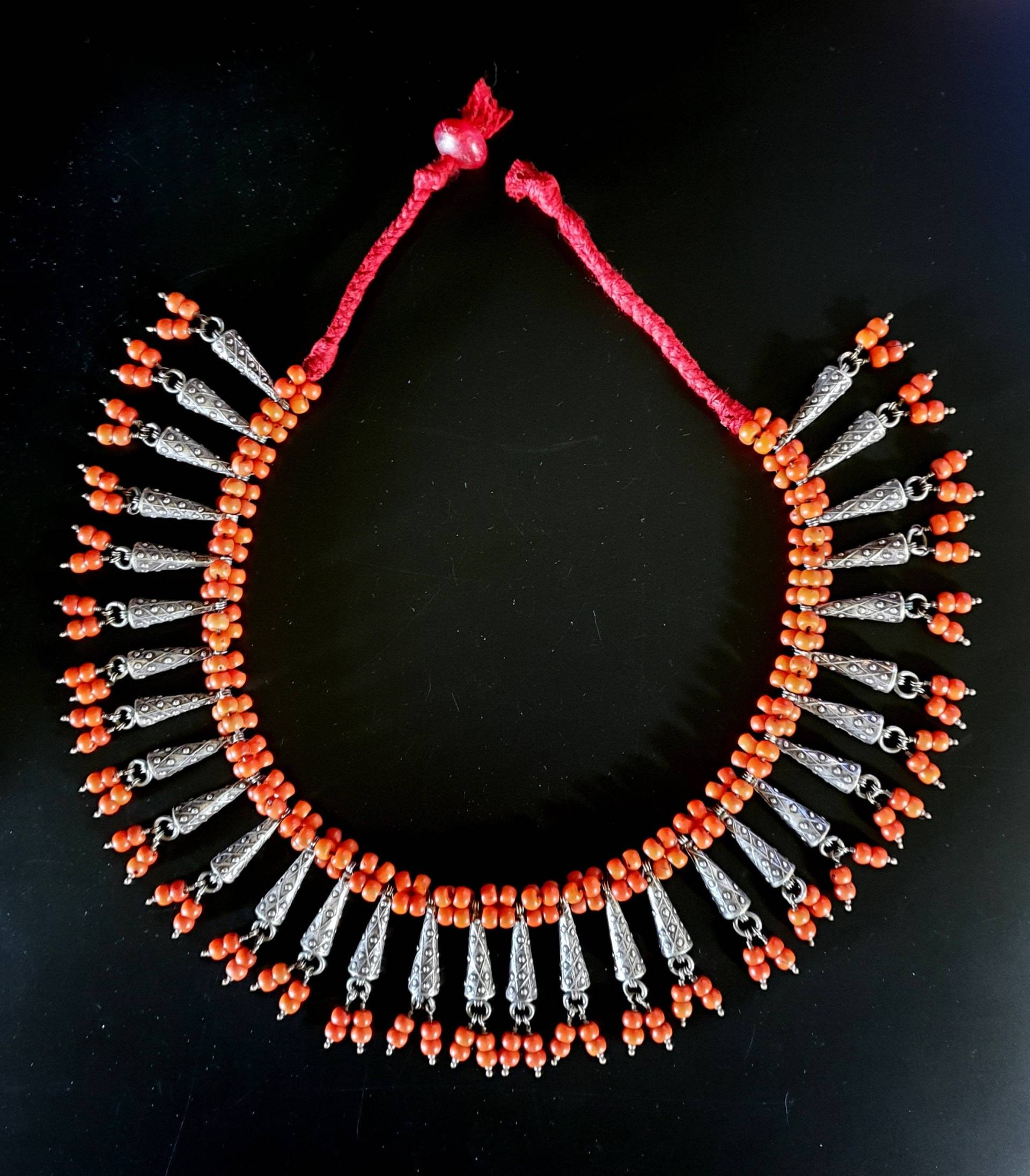 Marokko - Außergewöhnlicher Schmuck Echte Berber Halskette Und Silberkegel Aus Pendel von TIFINAGH