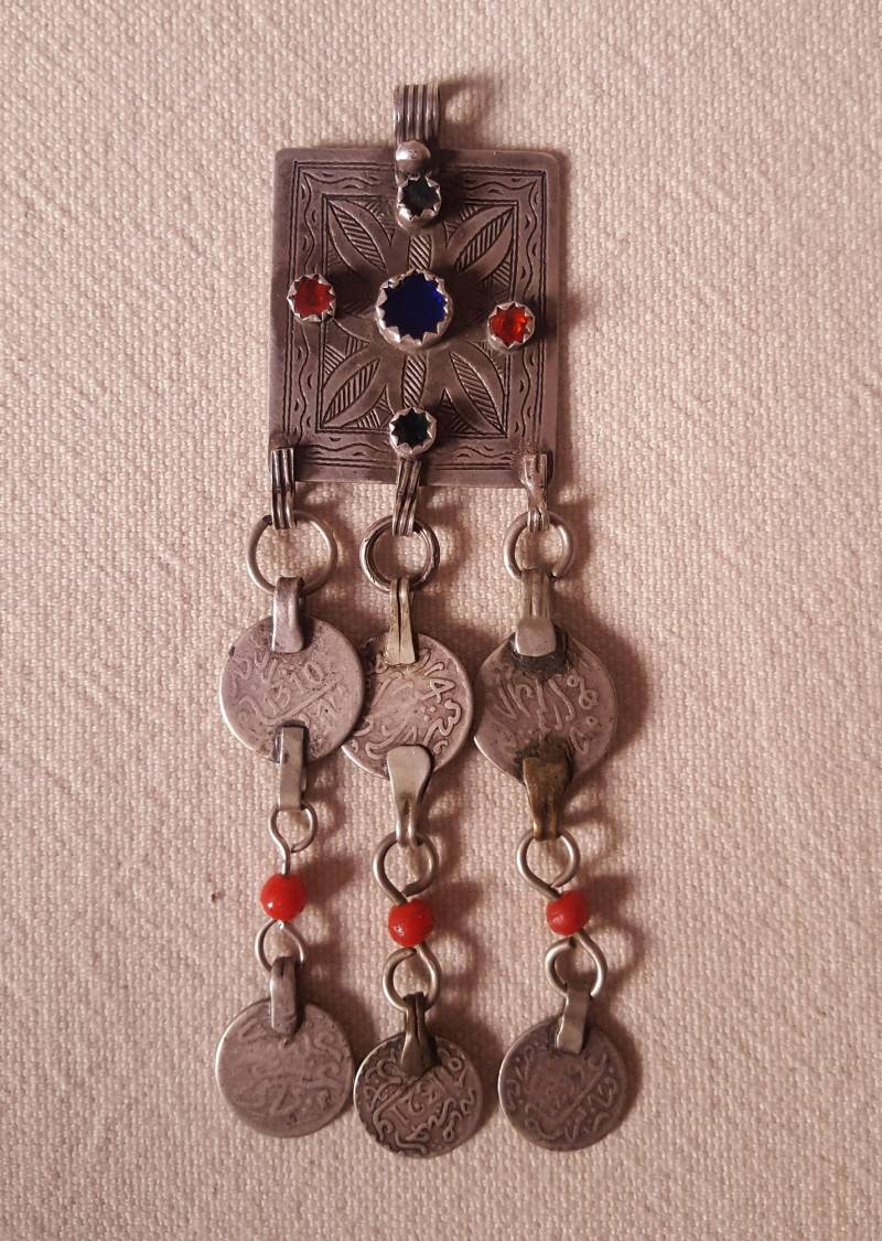 Marokko - Hervorragende Silber Anhänger Mit Perlen Und Alte Münzen von TIFINAGH
