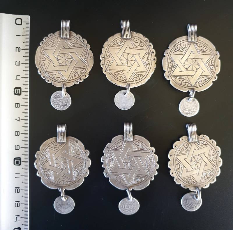 Marokko - Los Mit 6 Berber-Anhängern Judentum, Silber, Beidseitige Gravur Mittlerer Atlas von TIFINAGH