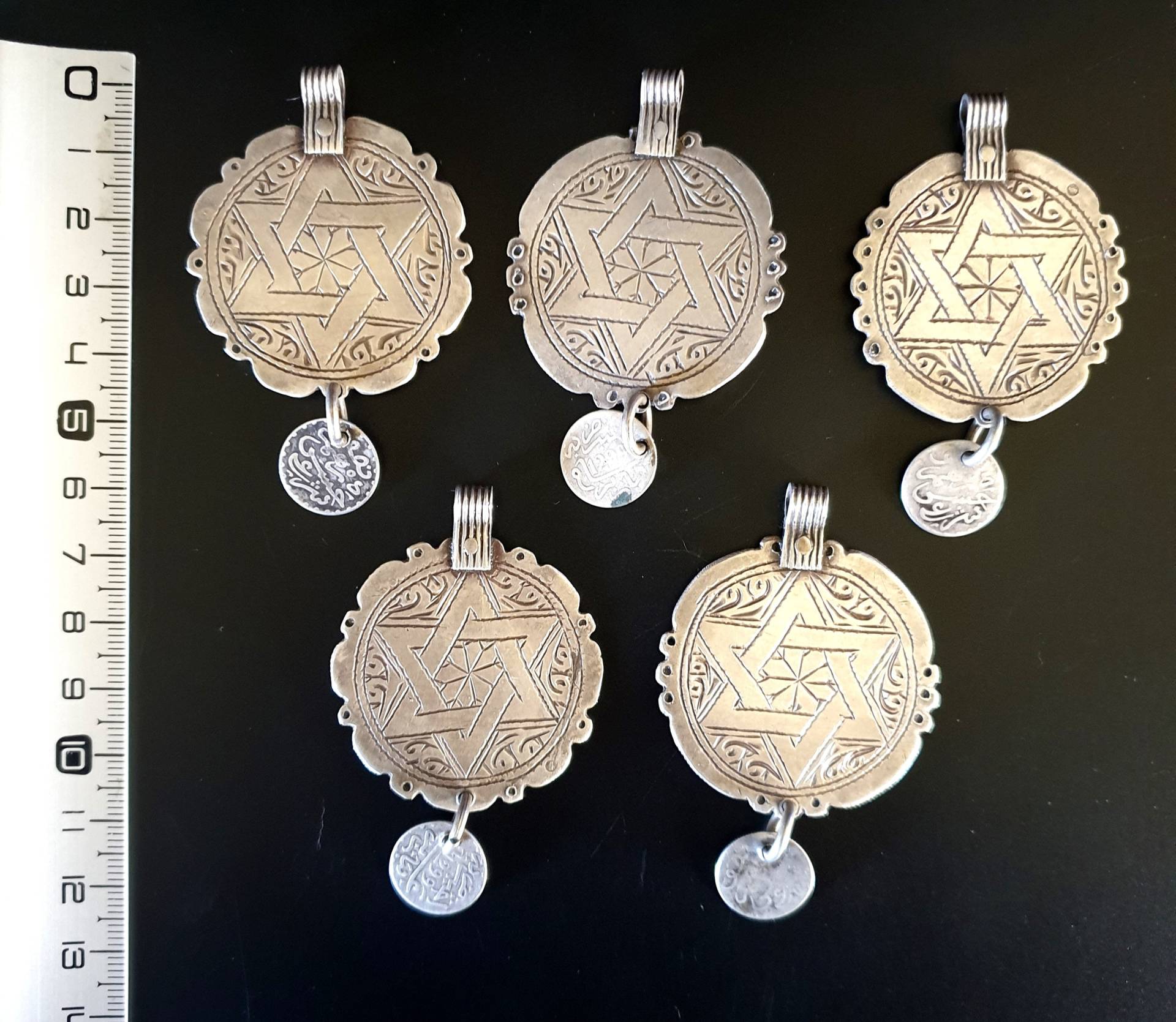 Marokko - Lot Von 5 Berber-Anhängern Judentum, Silber, Beidseitige Gravur Mittlerer Atlas von TIFINAGH
