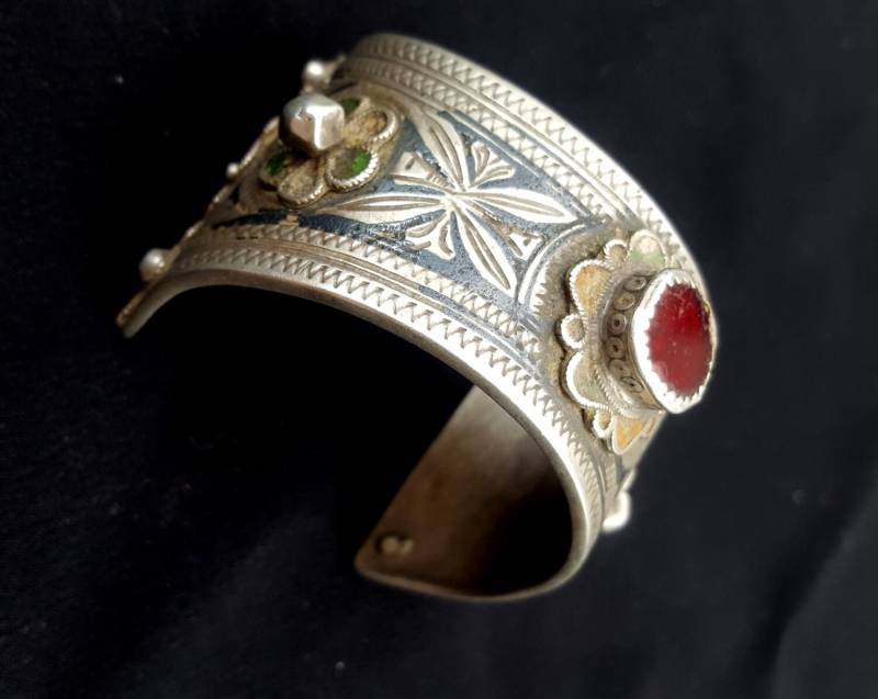 Marokko - Offenes Armband Aus Silber, Niello, Emaillierten Und Cabochon-Perlen von TIFINAGH