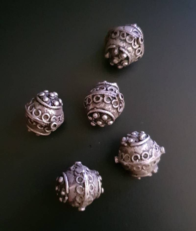 Marokko - Vintage Silber Viele 5 Ornamente, Haarperlen Von "Tata" Südost-Marokko Marokko - Vintage Silber Viele 5 Ornamente, Haarperlen Von "Tata" Südost-Marokko von TIFINAGH