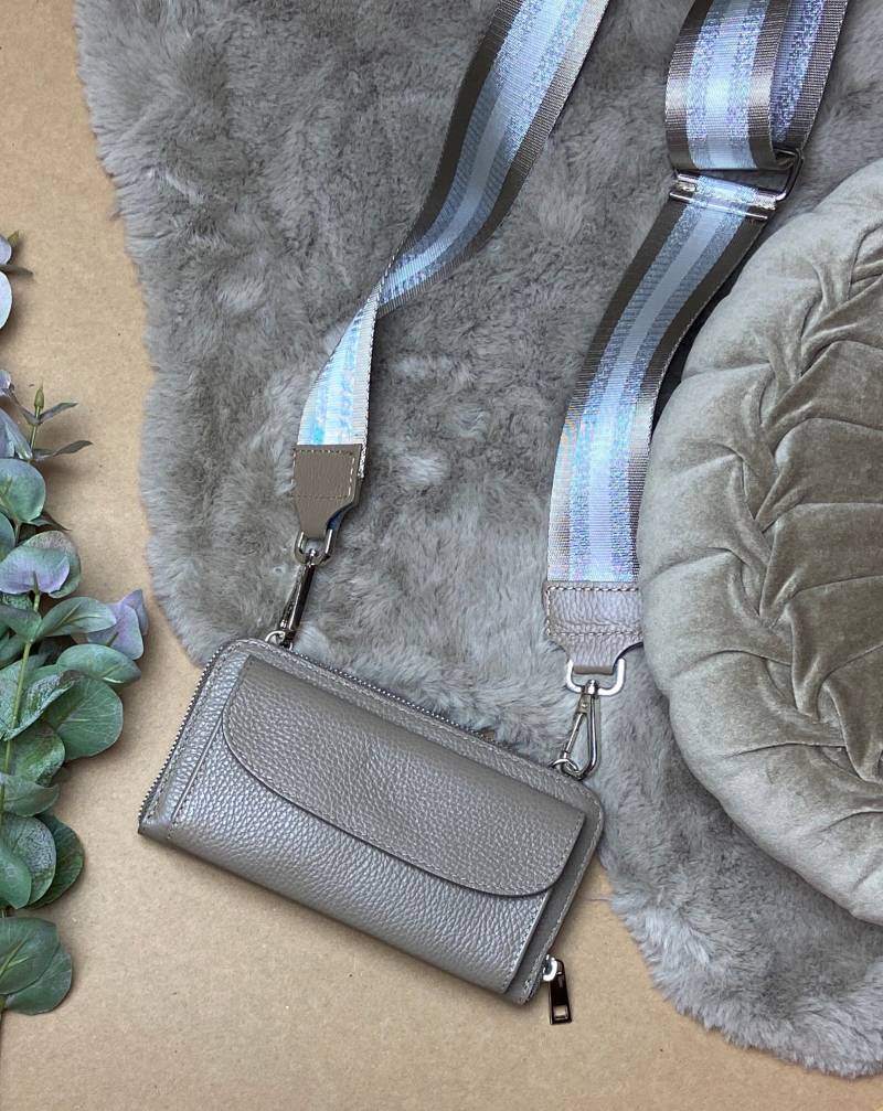 Handtasche Und Geldbörse Umhängetasche Leder Bauchtasche Bodybag Hüfttasche Crossover Bag 2 Gurte Sowie Ein Individueller Geschenkanhänger von TILLundPAULA