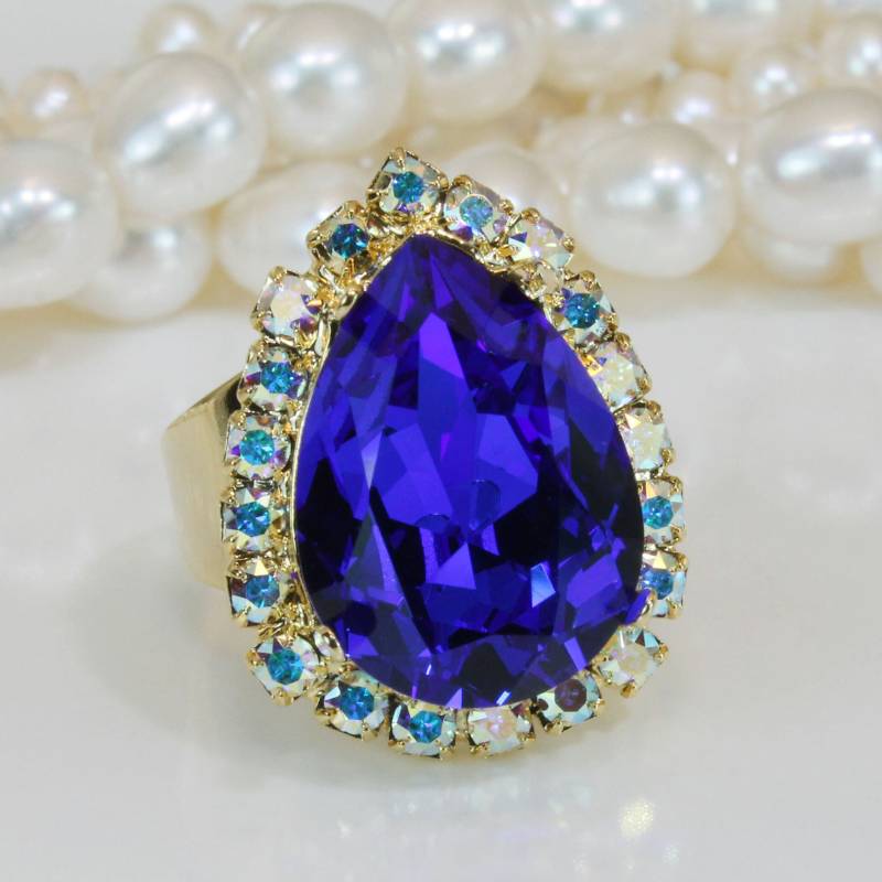 Blauer Kristallring Royal Blue European Teardrop Brautsaphir Blau Einstellbarer Cocktailring Ab Halo Wedding, Gold, Majestic Blue, Gr57 von TIMATIBO