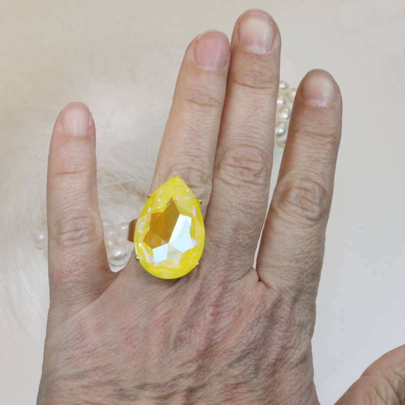 Gelber Ring Kanariengelb Braut Teardrop European Kristall Cocktail Oversize Einstellbar Statement Brautjungfer, Sonnenschein Delite, Gold, Gr61 von TIMATIBO