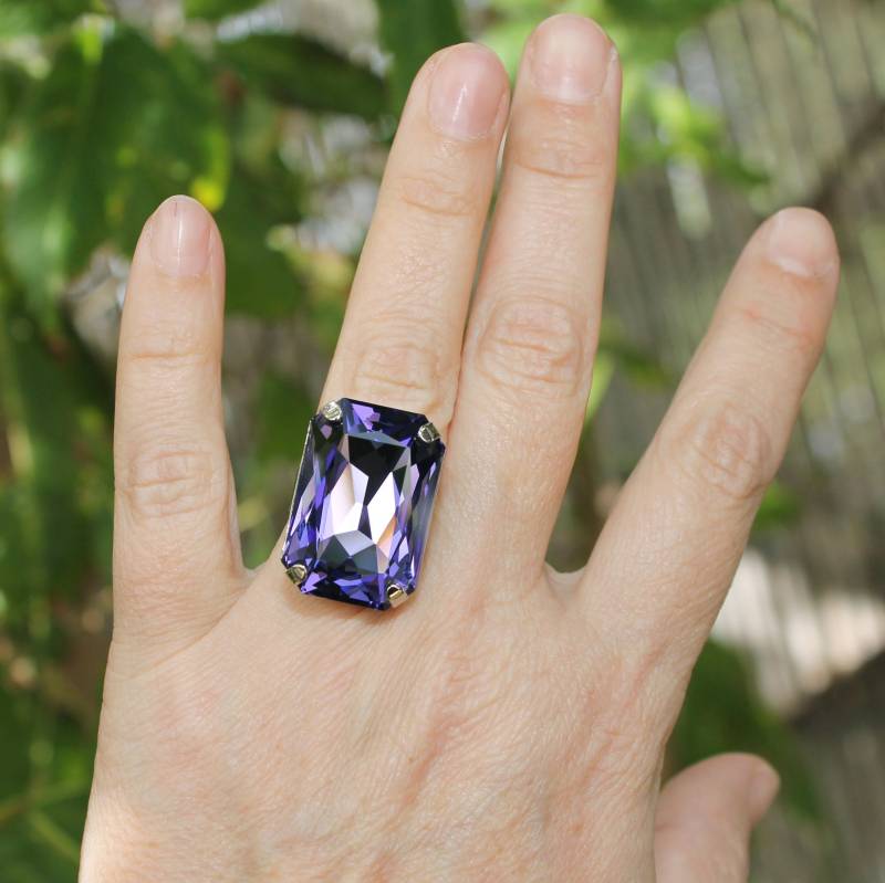 Lila Kristall Ring European Purple Braut Cocktail Verstellbar Männer Schmuck Statement Hochzeit Brautjungfern Rechteck, Silber, Tansanit, Sr59 von TIMATIBO