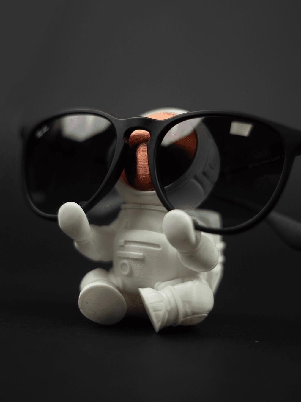 Astronaut Brillenhalter | Brillenständer Im Space-Design 3D-Druck Brillenablage Für Schreibtisch & Nachttisch Astronaut Brillenhalter | Brillenständer Im Space-Design 3D-Druck Brillenablage Für Schreibtisch & Nachttisch von TINart3D