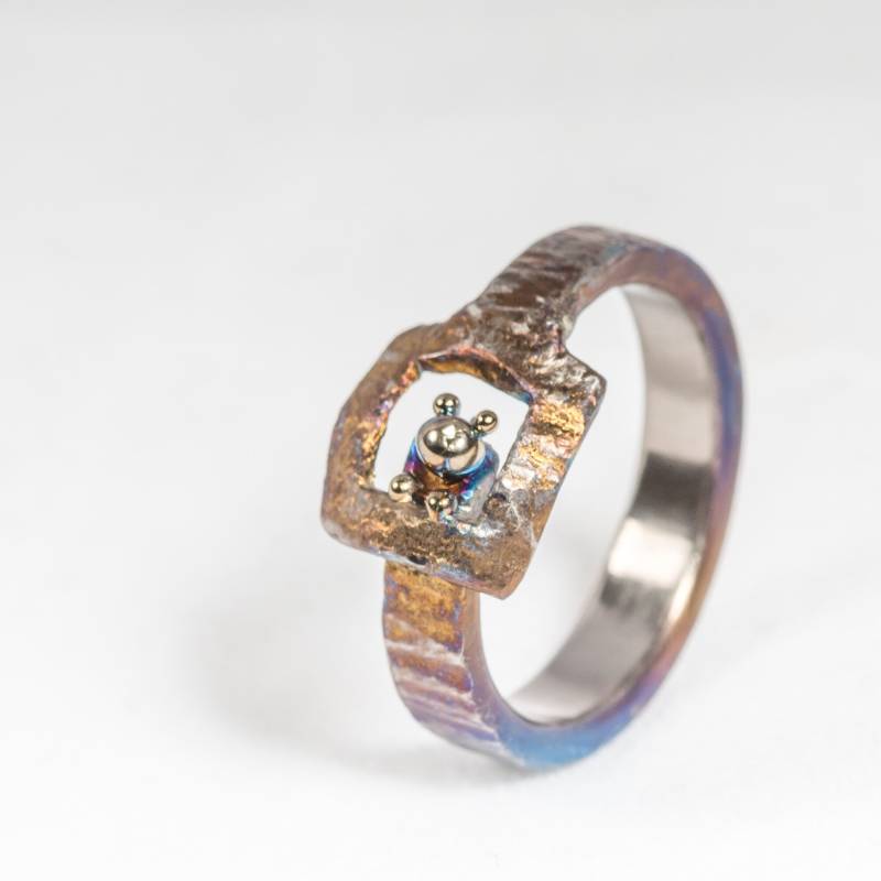 Aus Dem Platz Zu Schauen. Geschweißter Titanring Strukturring Ungewöhnlicher Ring Aus Reinem Titan, Geschweißt, Hypoallergenes Made in Finland Aus Dem Platz Zu Schauen. Geschweißter Titanring Strukturring Ungewöhnlicher Ring Aus Reinem Titan, Geschweißt, Hypoallergenes Made in Finland von TIQUALIA