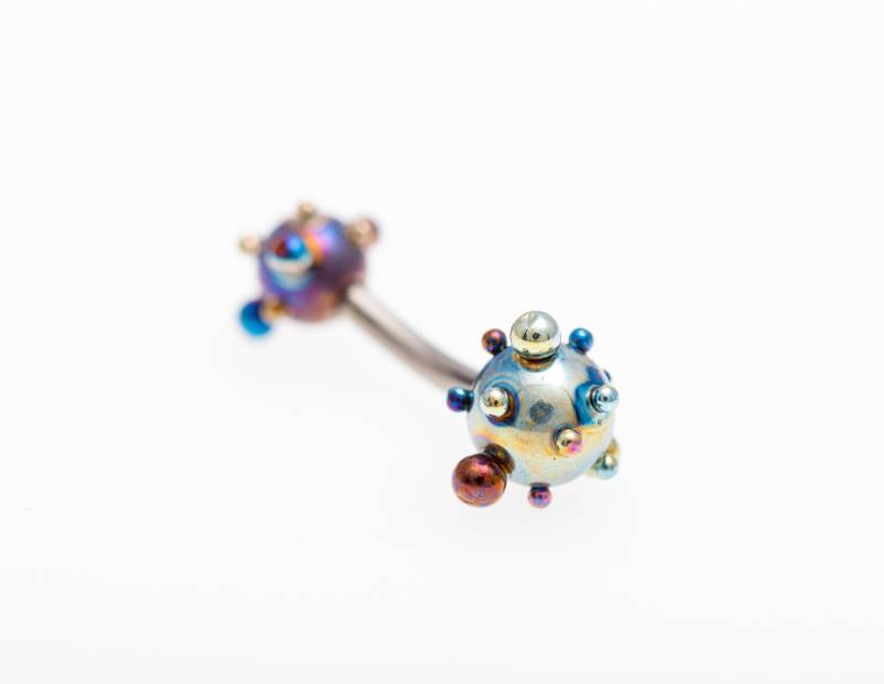 Titan Gebogenes Augenbrauen Barbell - Belly 16G Implant Grade Titanium Titan Gebogenes Augenbrauen Barbell - Belly 16G Implant Grade Titanium von TIQUALIA