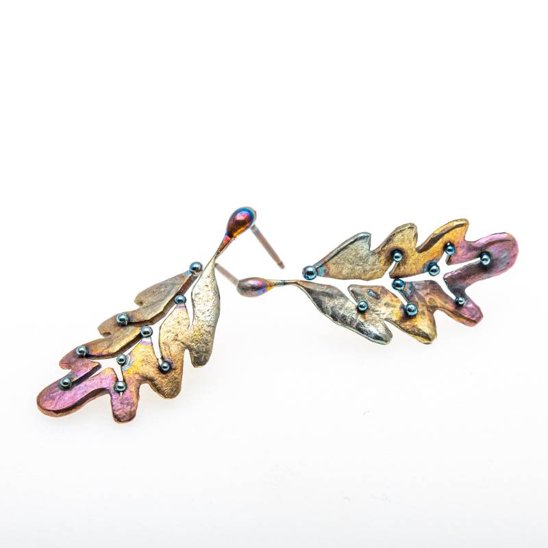 Titan Ohrstecker - Niedliche Eichenblatt Ohrringe Hypoallergen Schmuck Für Empfindliche Haut Design Aus Finnland von TIQUALIA