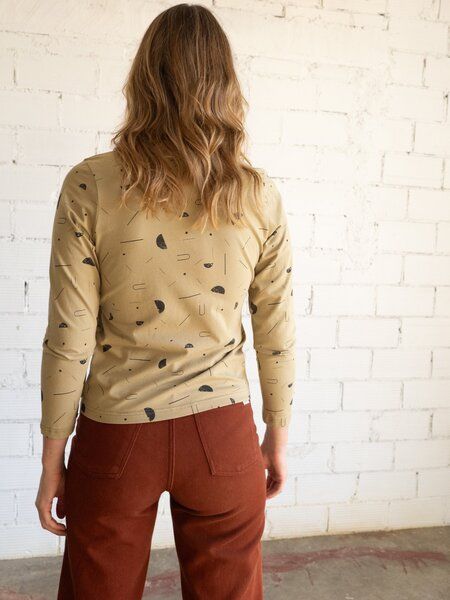 TIRALAHILACHA Gina crossover top long sleeves print von TIRALAHILACHA