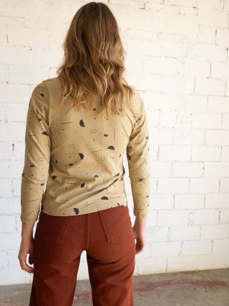 TIRALAHILACHA Gina crossover top long sleeves print von TIRALAHILACHA