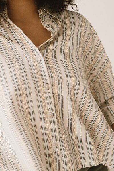 TIRALAHILACHA Hallow Tencel oversized trace print shirt von TIRALAHILACHA