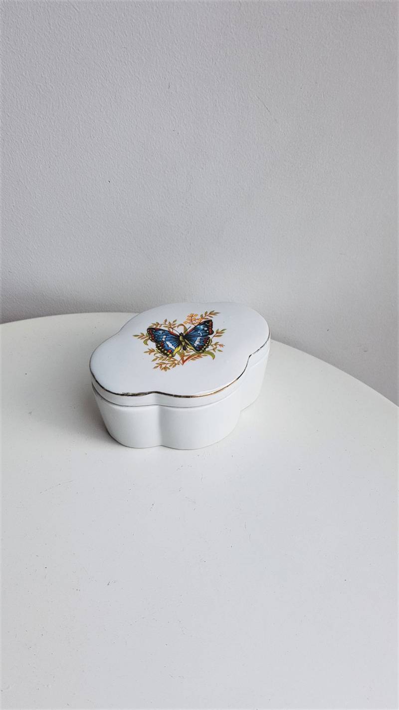 Schmetterling //Porzellan //Keramik-Box //Kleine Box //Schmuck-Box/Leere Tasche Alte Schmetterling //Porzellan //Keramik-Box //Kleine Box //Schmuck-Box/Leere Tasche Alte von TIROIRSETCAGIBIS