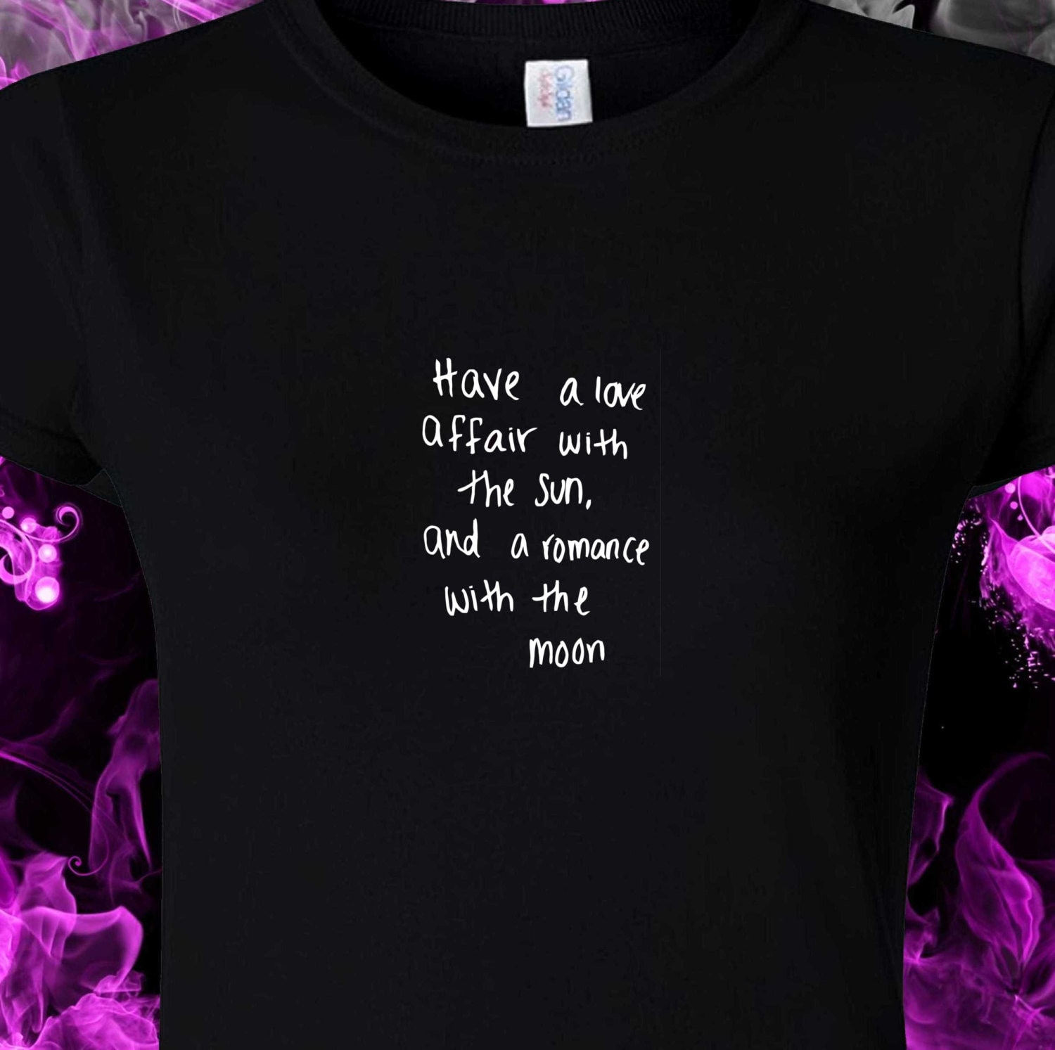 Sun & Moon Graphic T-Shirt - Gildan Schwarzes Baumwoll-T-Shirt von TIndustries