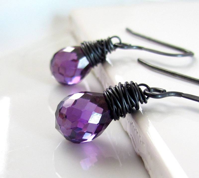 Die Königliche Party Amethyst Zirkonia Ohrringe, Lila Cz, Oxidiertes Sterling Silber, Violette Brautjungfern, Draht Gewickelt, Baumeln Ohrringe Die Königliche Party Amethyst Zirkonia Ohrringe, Lila Cz, Oxidiertes Sterling Silber, Violette Brautjungfern, Draht Gewickelt, Baumeln Ohrringe von TJChateau