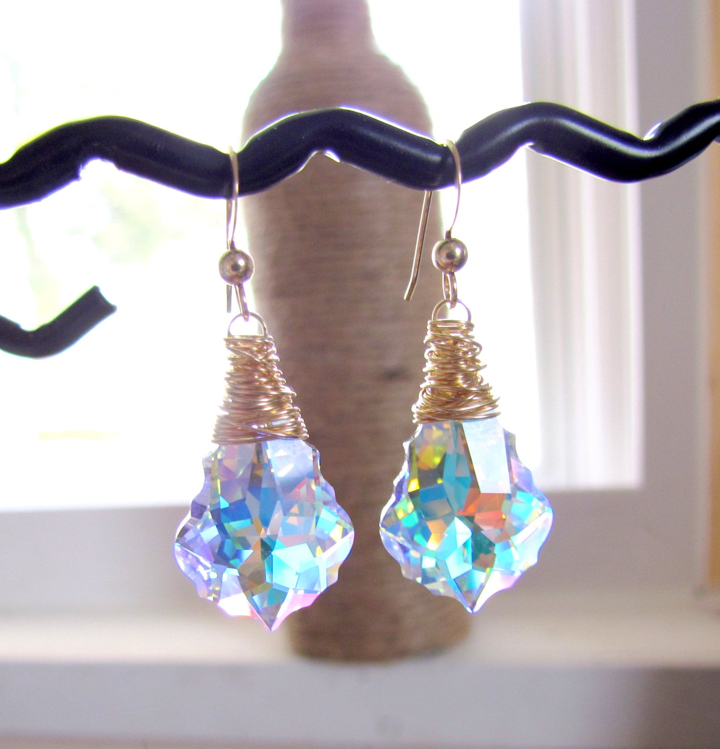 Kristall Und Gold Klassisch Barock Stil Ohrringe - Black Tie Affair Ab Baumeln Ohrringe, Draht Gewickelt 14Kt Fill Geschenke Für Sie Kristall Und Gold Klassisch Barock Stil Ohrringe - Black Tie Affair Ab Baumeln Ohrringe, Draht Gewickelt 14Kt Fill Geschenke Für Sie von TJChateau